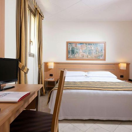 The Church Village Rome Bilik gambar